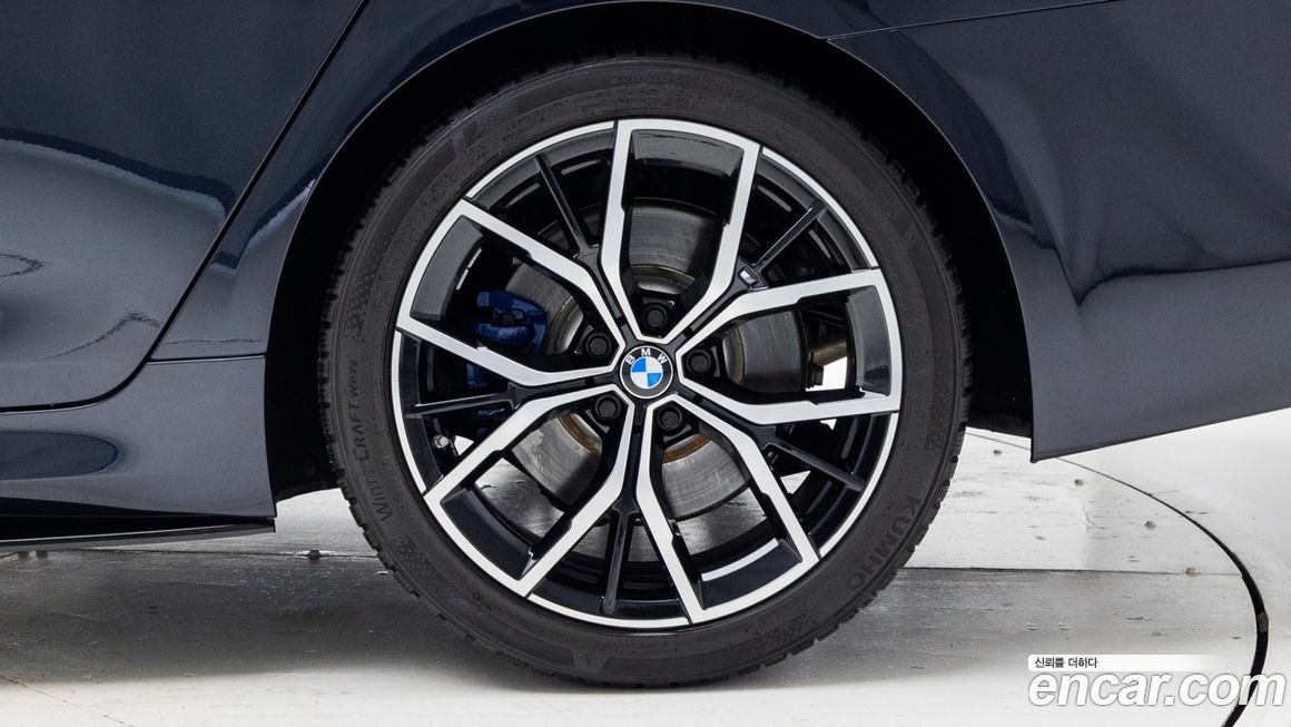 BMW 5-Series 530i M Sport Package, 2023