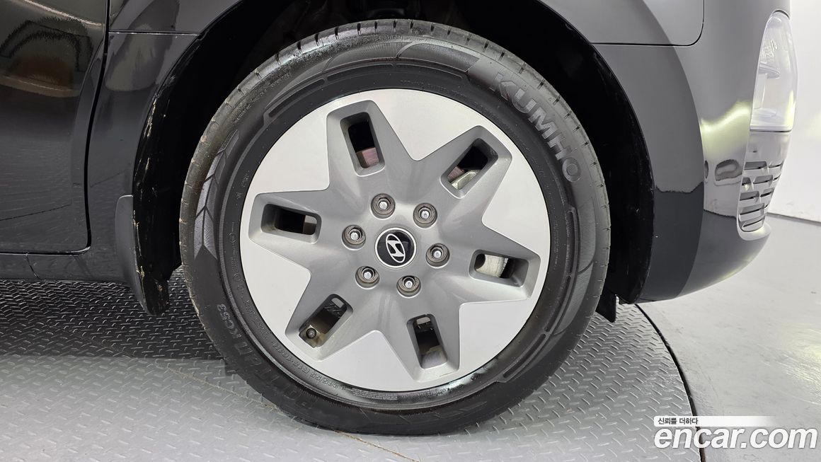 Hyundai Staria Tourer 9-Seater, 2025