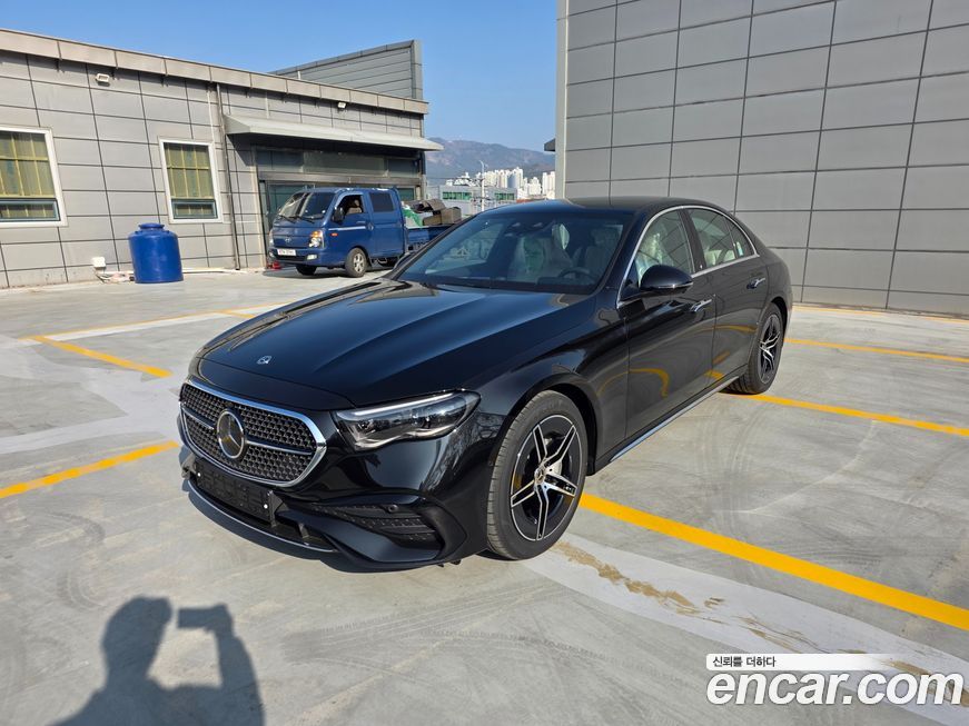 Mercedes-Benz E-Class E300 4MATIC AMG Line, 2026