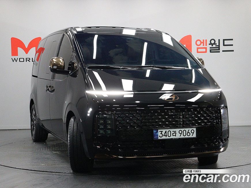 Hyundai Staria 4WD Lounge 7-Seater, 2025