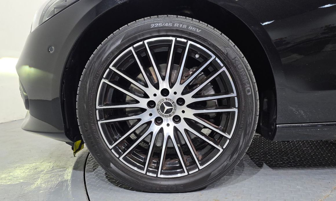 Mercedes-Benz C-Class C200 4MATIC Avantgarde, 2022