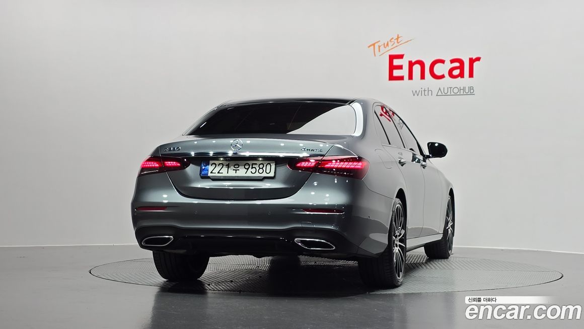 Mercedes-Benz E-Class E350 4MATIC AMG Line, 2023