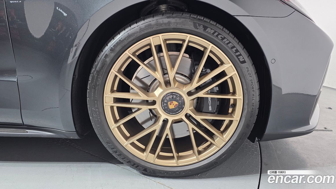 Porsche Panamera 4.0 GTS, 2025
