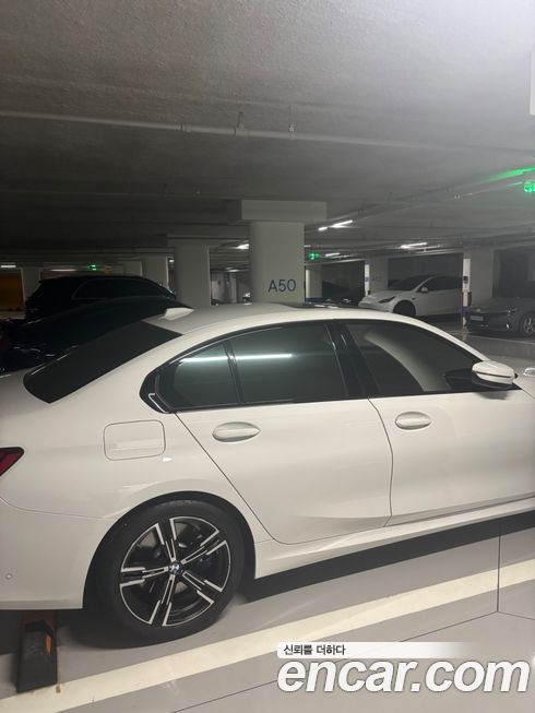 BMW 3-Series 320i M Sport, 2023