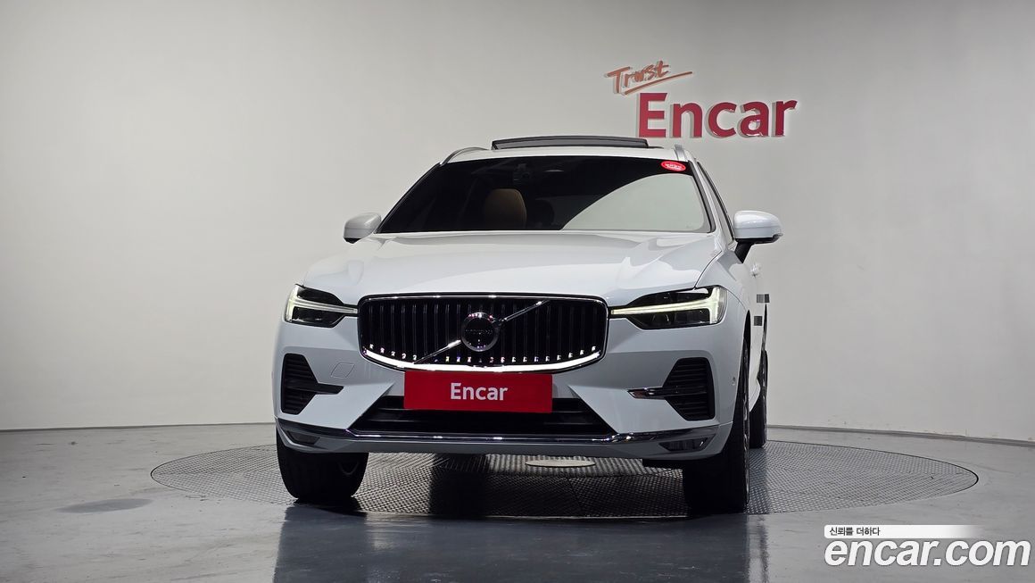 Volvo XC60 B5 Ultra Bright, 2025