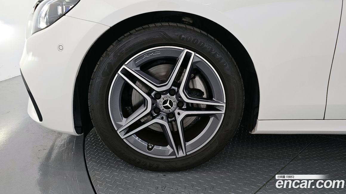 Mercedes-Benz E-Class E250 AMG Line, 2023