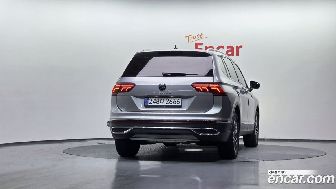 Volkswagen Tiguan 2.0 TSI Prestige, 2023