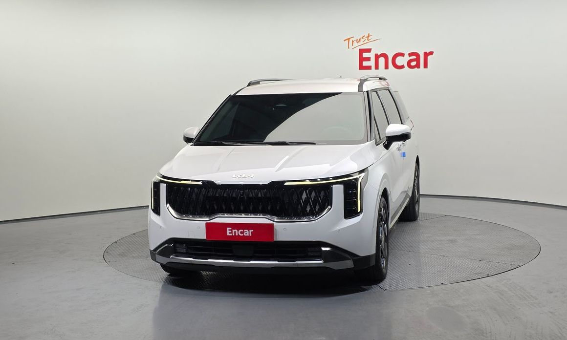 Kia Carnival 9-Seater Signature, 2024