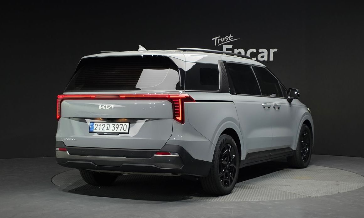 Kia Carnival 9-Seater Gravity, 2025