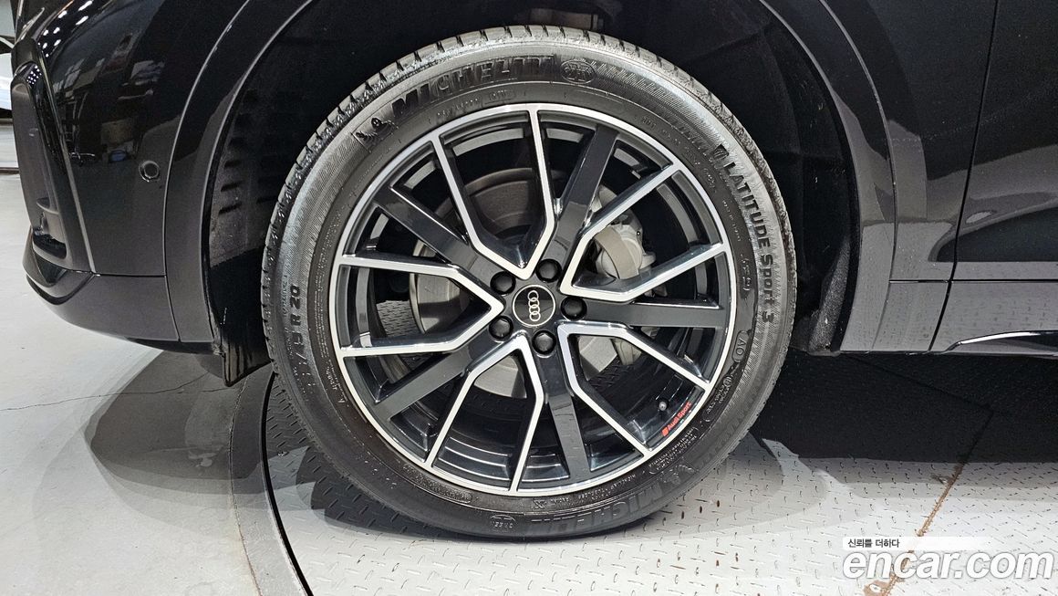 Audi Q5 45 TFSI Quattro Premium, 2024