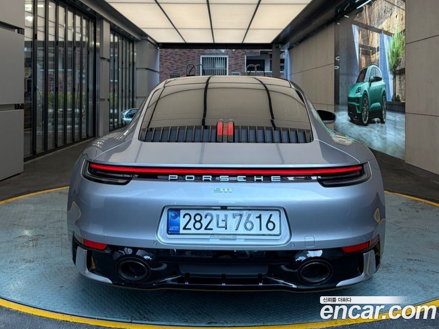 Porsche 911 Carrera, 2024