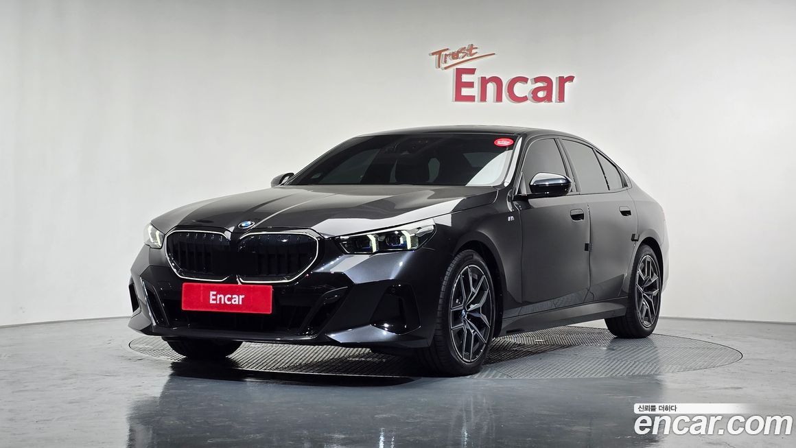 BMW 5-Series 520i M Sport, 2025