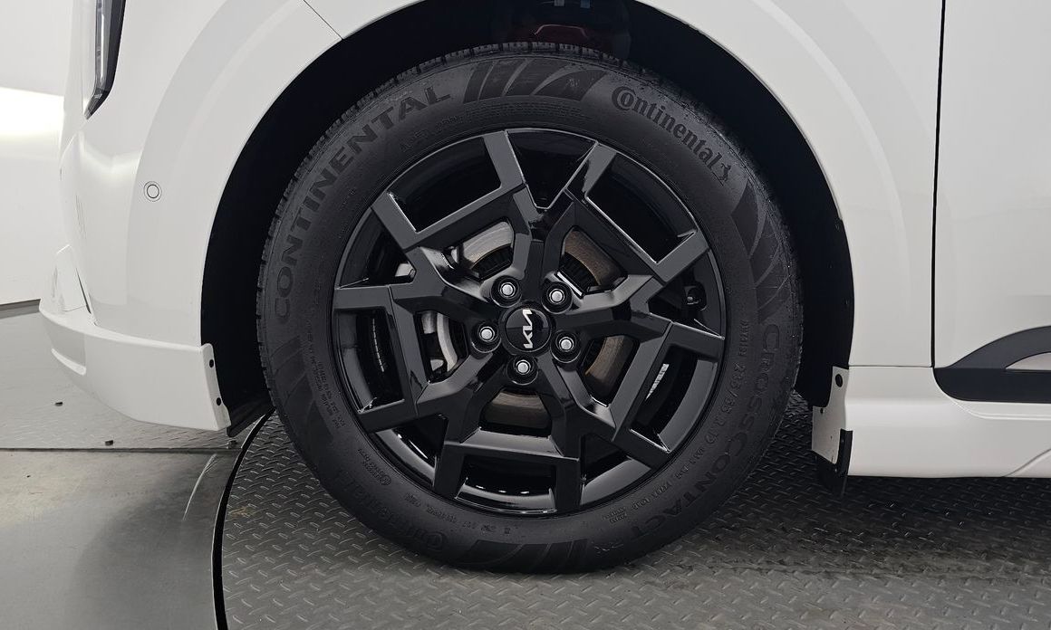 Kia Carnival 7-Seater Gravity, 2025