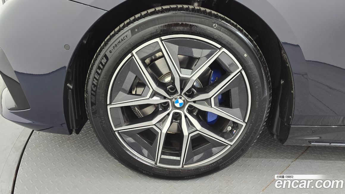 BMW 5-Series 520i M Sport, 2025