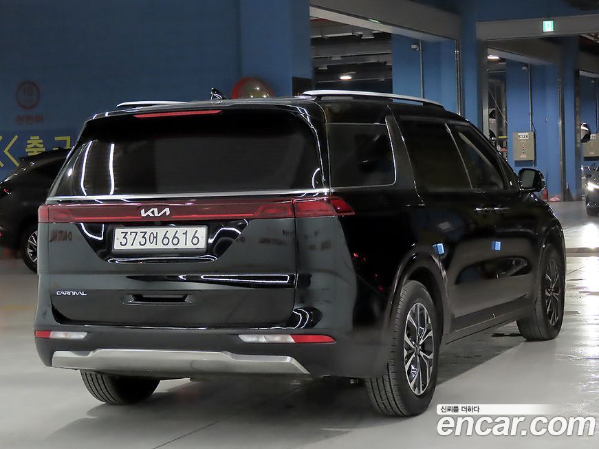 Kia Carnival 9-Seater Signature, 2023