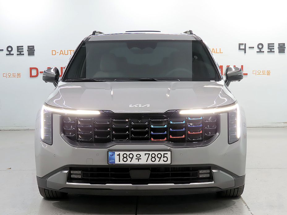 Kia Carnival 9-Seater Gravity, 2024