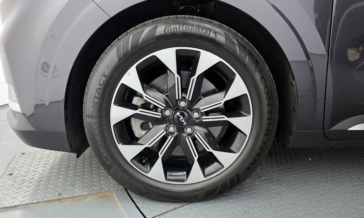 Kia Carnival 9-Seater Signature, 2023