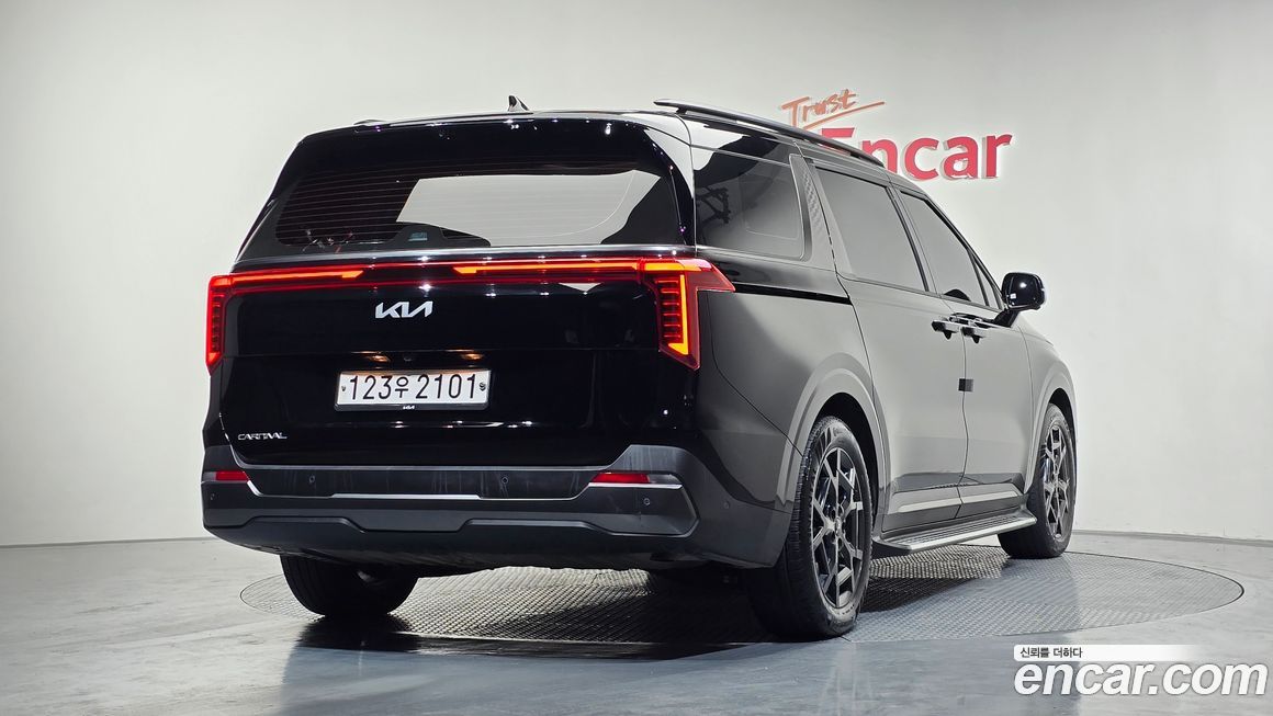 Kia Carnival 9-Seater Gravity, 2024