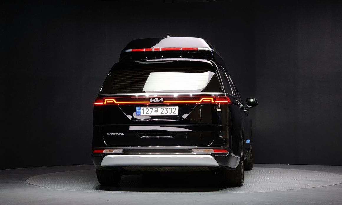Kia Carnival 9-Seater Hi-Limousine, 2022