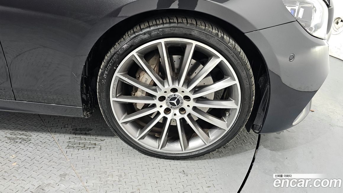 Mercedes-Benz E-Class E350 4MATIC AMG Line, 2021