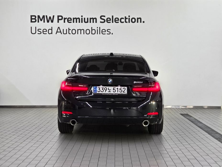 BMW 3-Series 320i, 2023