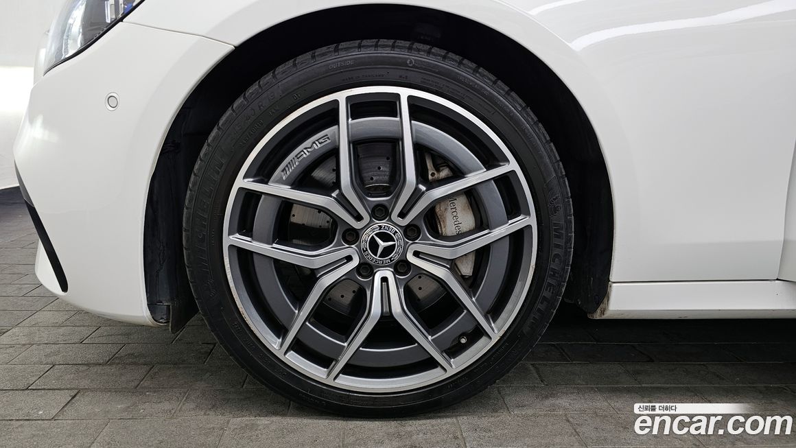 Mercedes-Benz E-Class E220d 4MATIC AMG Line, 2023