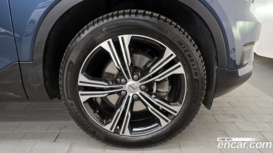 Volvo XC40 B4 Inscription, 2022