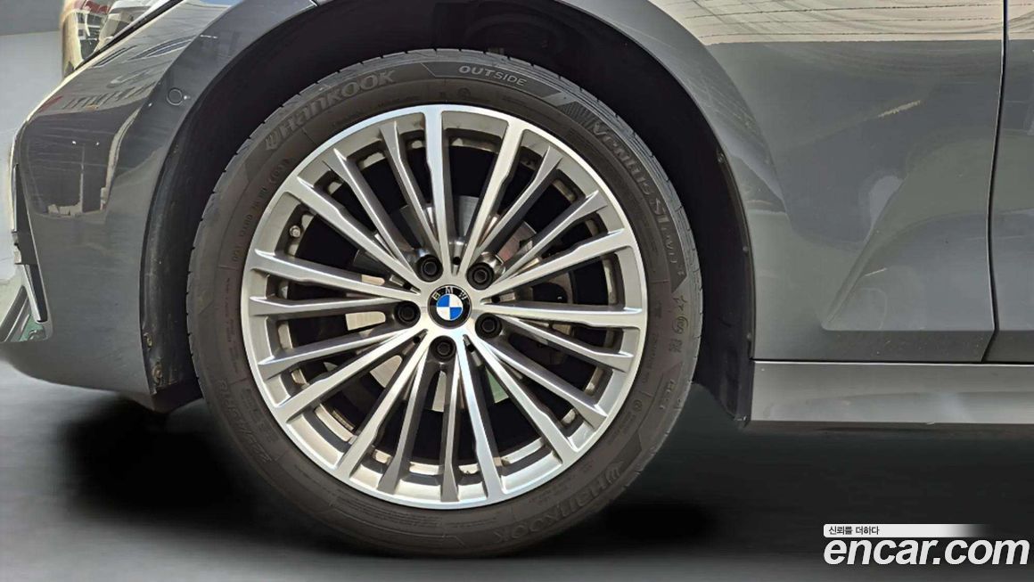 BMW 3-Series 320d Luxury, 2022
