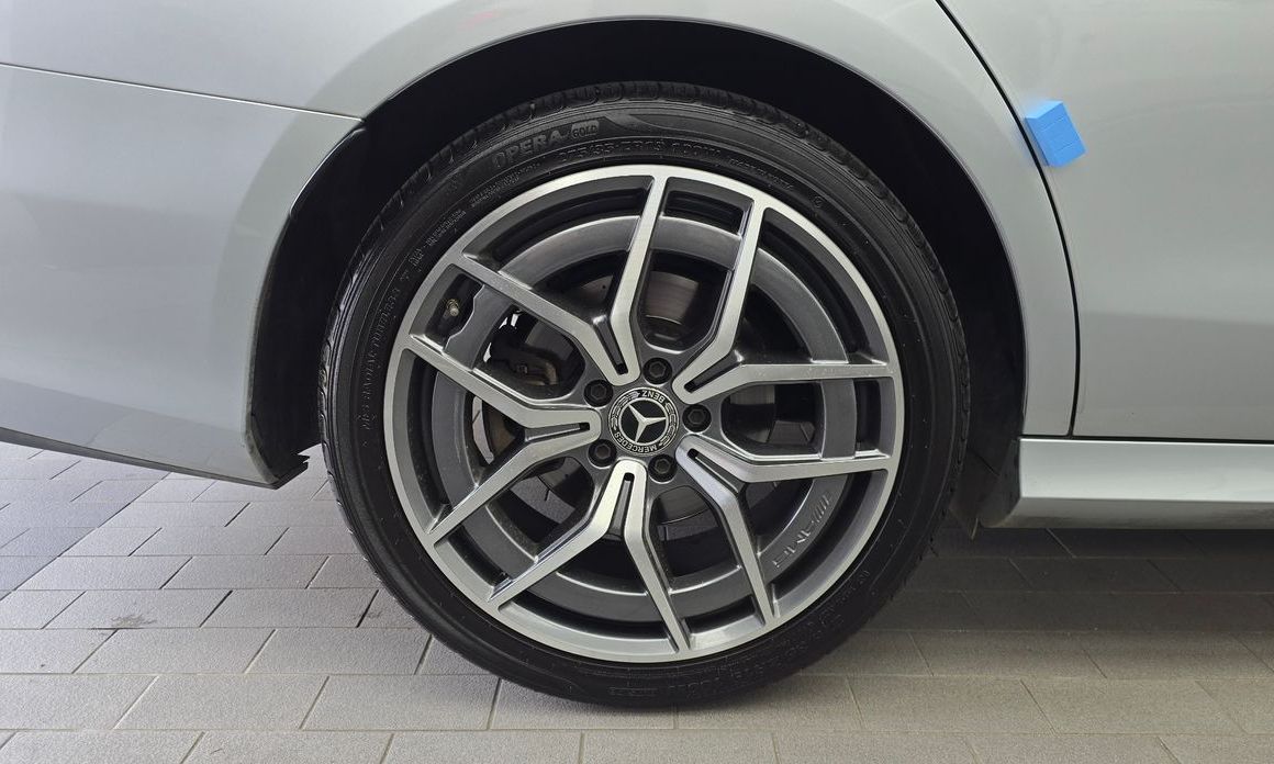 Mercedes-Benz E-Class E220d 4MATIC AMG Line, 2022