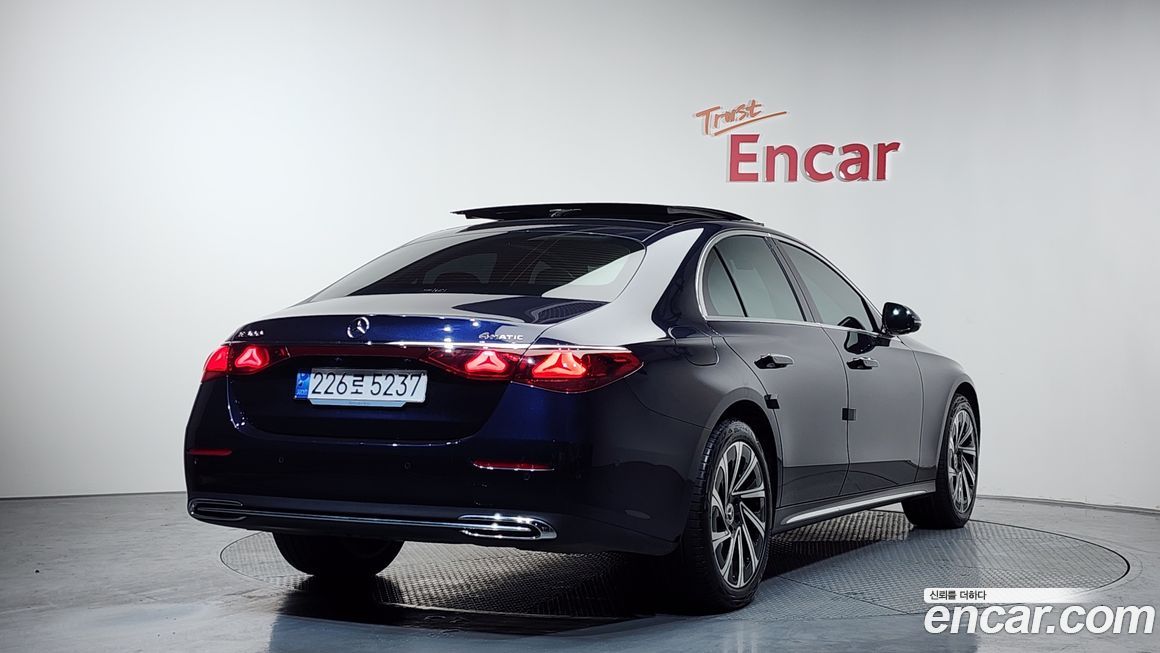 Mercedes-Benz E-Class E300 4MATIC Exclusive, 2024