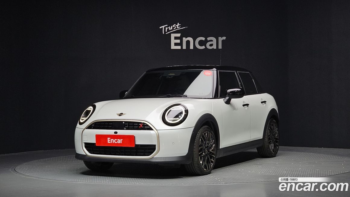 Mini Cooper 5 Door Favoured, 2025