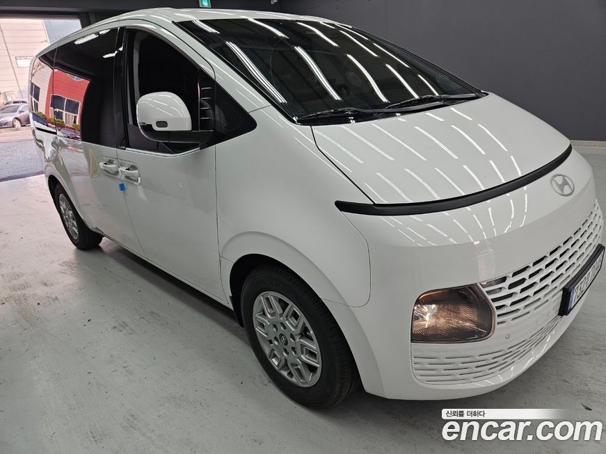 Hyundai Staria Tourer 11-Seater, 2025
