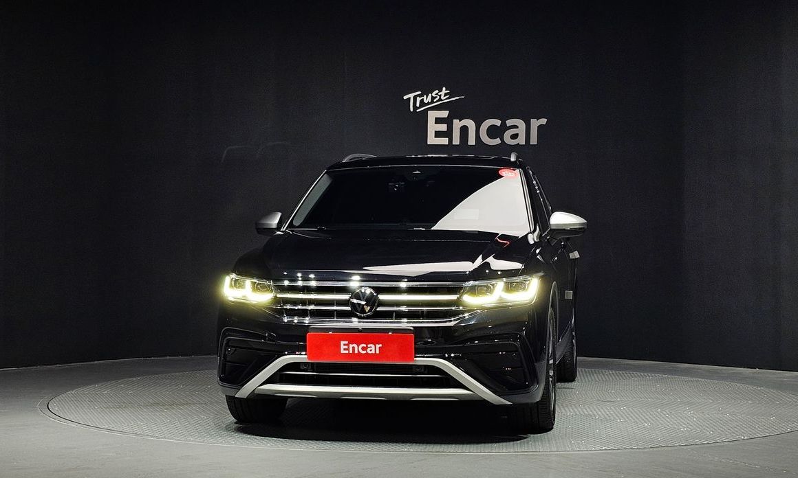 Volkswagen Tiguan 2.0 TSI Prestige, 2024