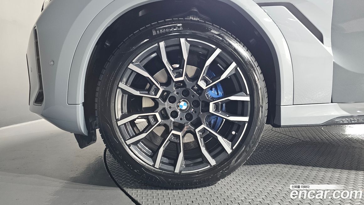 BMW X6 xDrive40i M Sport, 2025