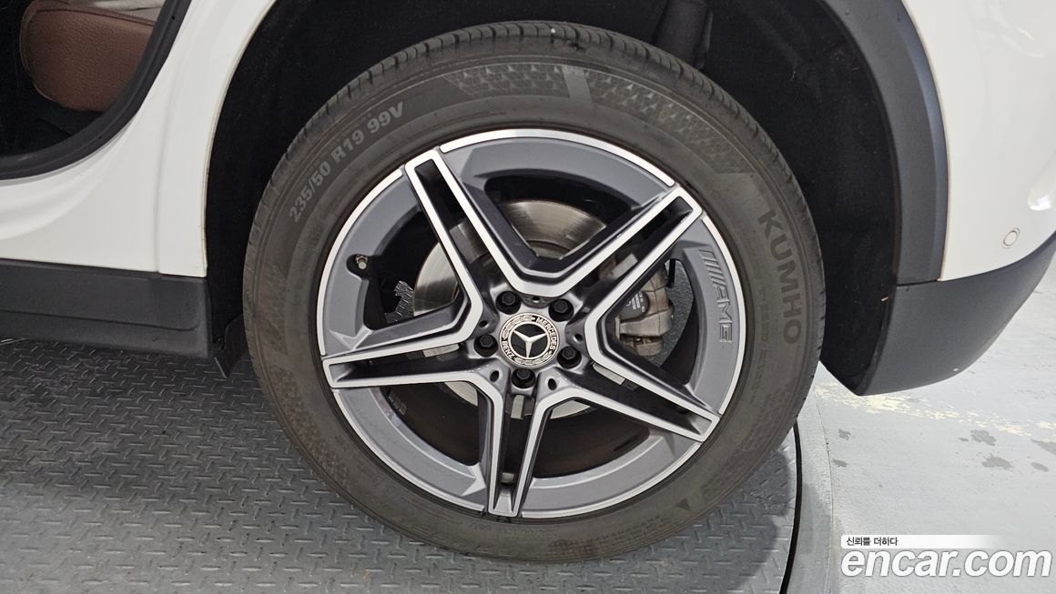 Mercedes-Benz GLA-Class GLA250 4MATIC, 2023