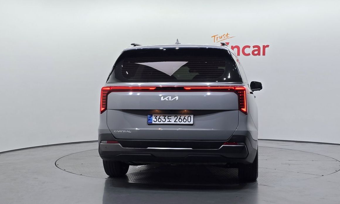Kia Carnival 7-Seater Gravity, 2025