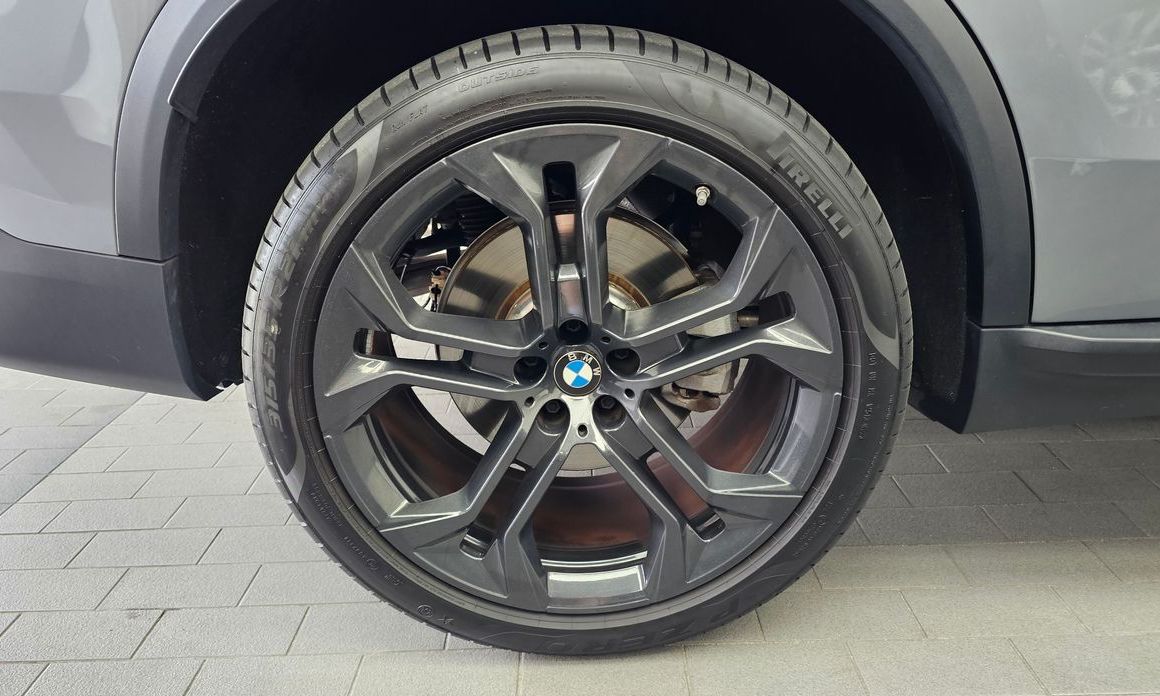 BMW X5 xDrive 40i xLine, 2024