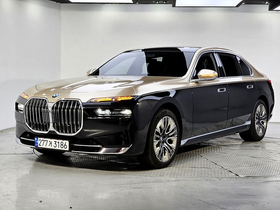 BMW 7-Series 740i sDrive Design Pure Excellence, 2023