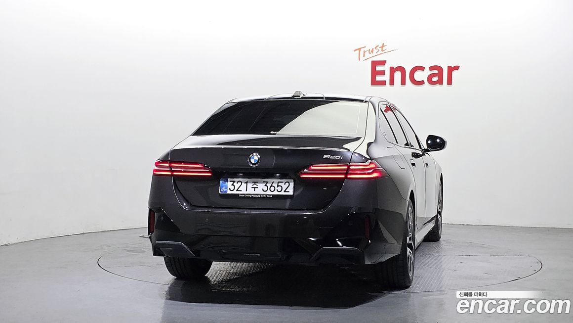 BMW 5-Series 520i M Sport, 2025