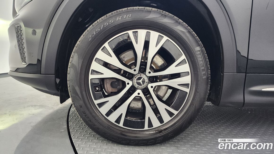 Mercedes-Benz GLB-Class GLB200 d, 2024