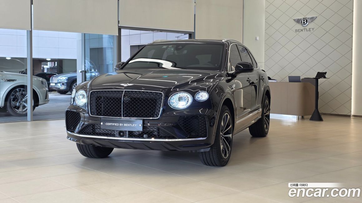 Bentley Bentayga 4.0 V8 Base, 2025