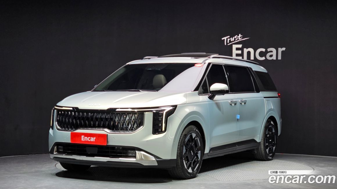 Kia Carnival 7-Seater Signature, 2024
