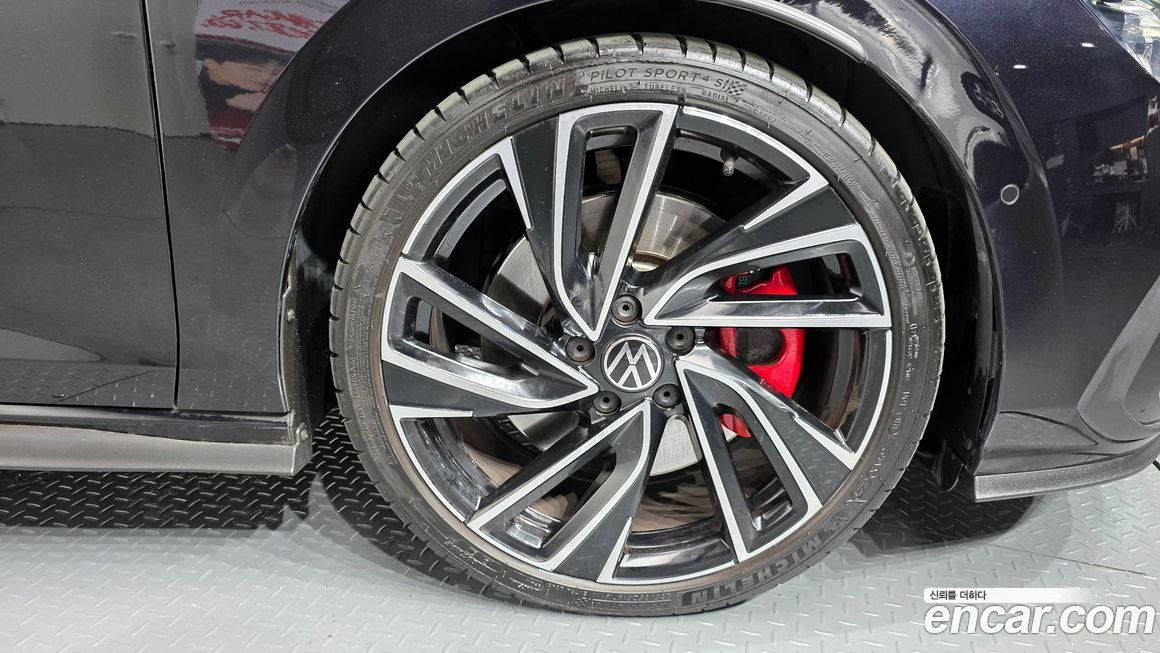 Volkswagen Golf 2.0 GTI, 2022