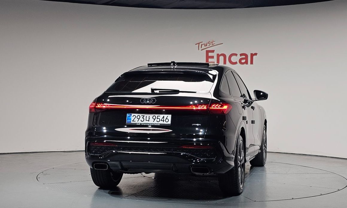 Audi Q5 45 TFSI Quattro S Line Black Edition Sport Back, 2025