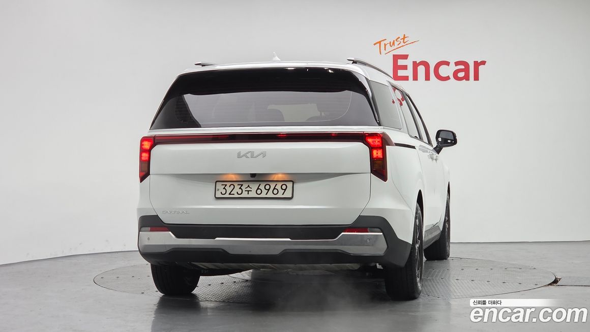 Kia Carnival 9-Seater Prestige, 2024