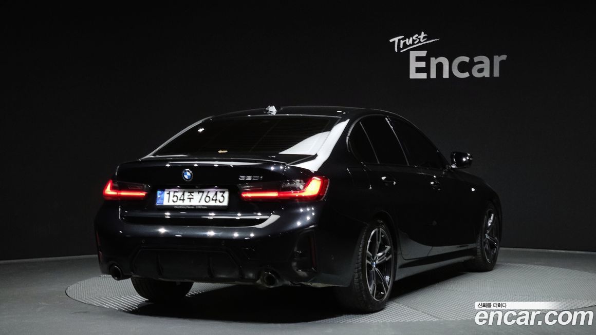 BMW 3-Series 320i M Sport, 2023