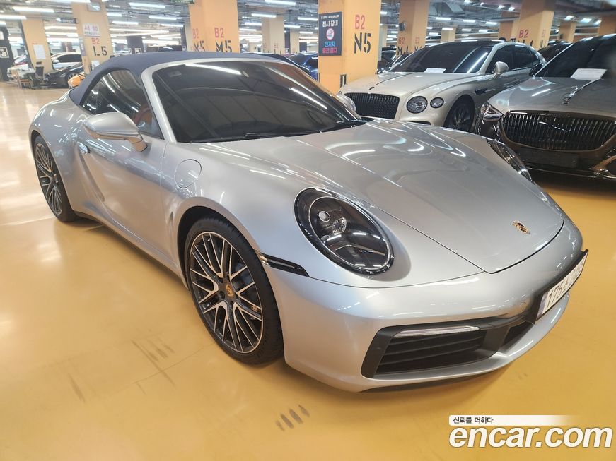 Porsche 911 Carrera 4 Cabriolet, 2024