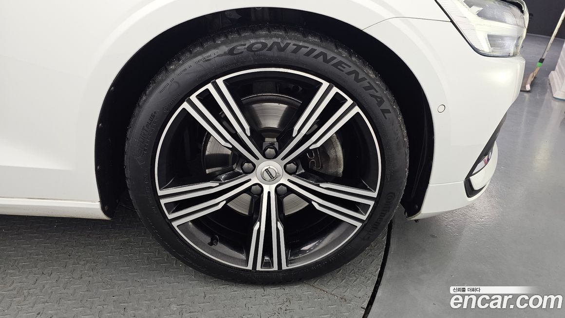 Volvo S60 B5 Inscription, 2022
