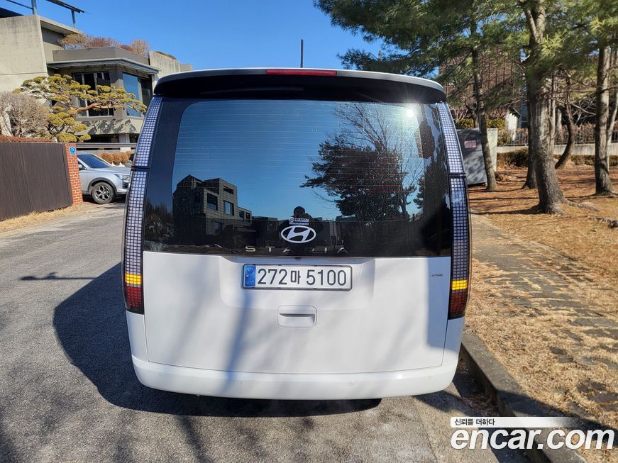 Hyundai Staria 4WD Tourer 9-Seater, 2025