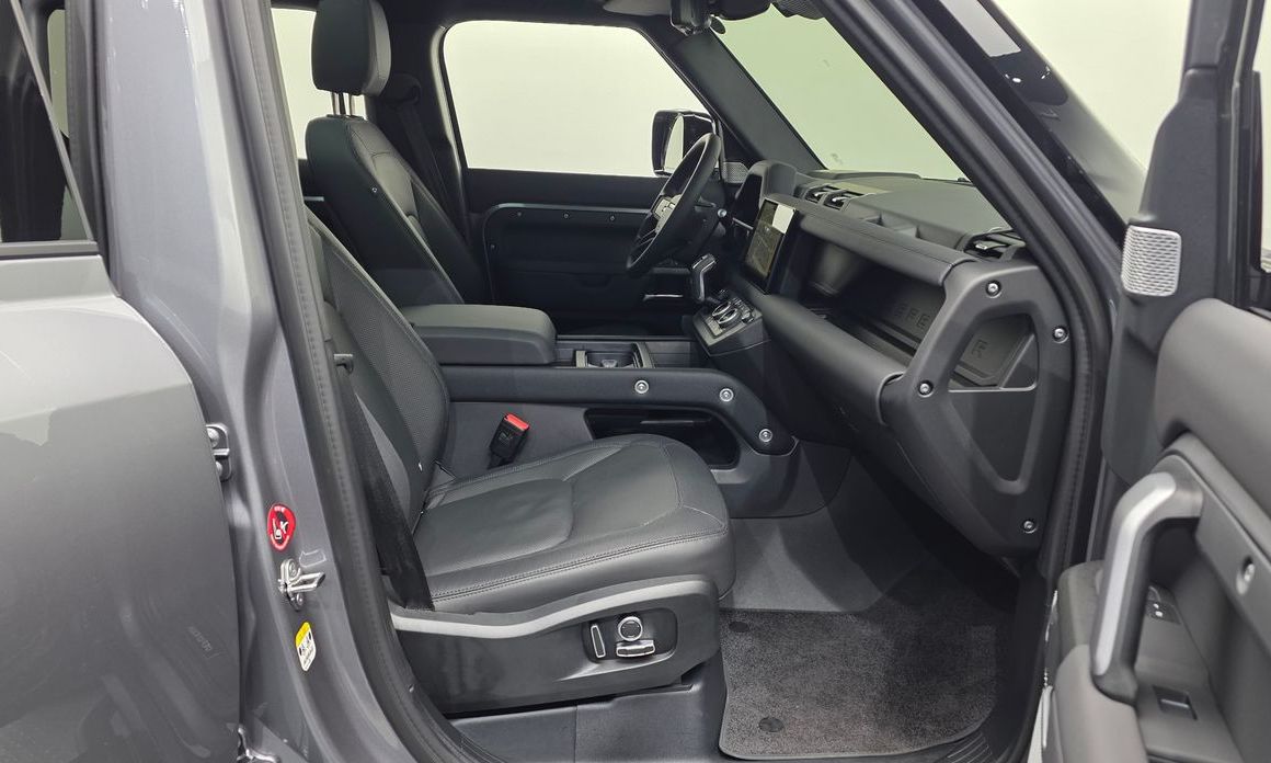 Land Rover Defender 130 P400 Outbound, 2024